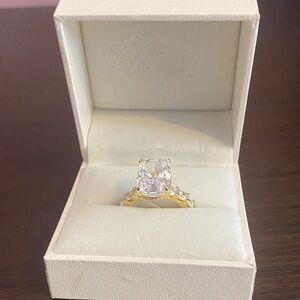 Elegant Gold and Diamond Ring by Effinny